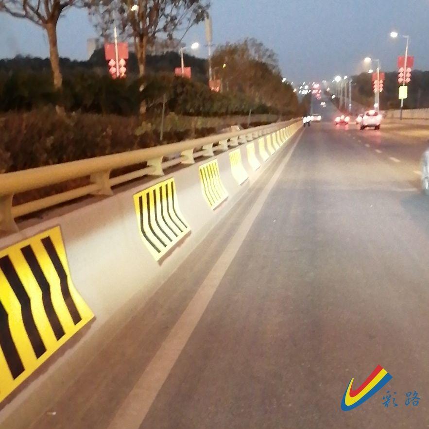 Application of directional warning signs