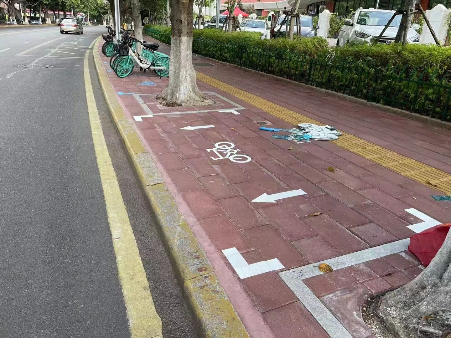 GROUND~3.JPG