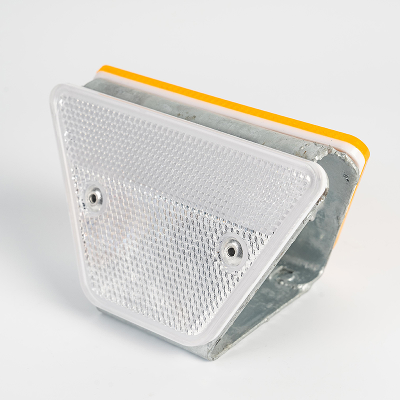 DM502YW Trapezoidal Reflective Delineator (1).jpg