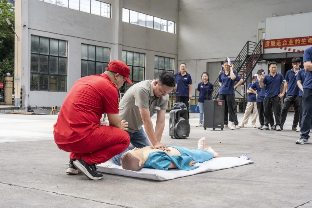 Daoming Optoelectronics conduce un'esercitazione di evacuazione antincendio e di emergenza (4).jpg