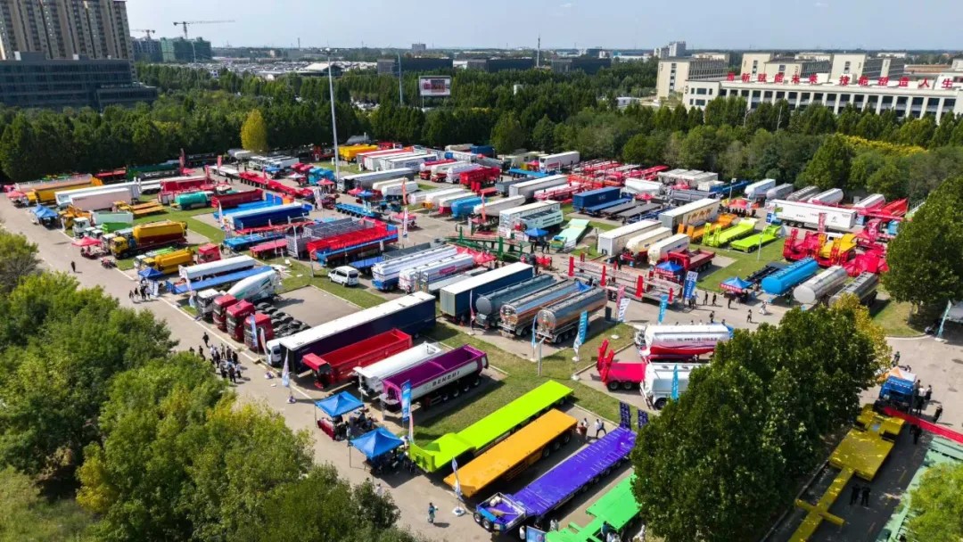 Daoming Optics Ignites the Liangshan Special Vehicle Exhibition, Becoming the Focal Point with Its Hard-Core Strength