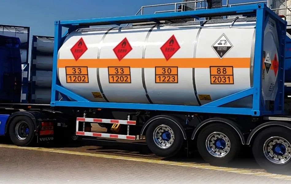 Étiquette des produits chimiques dangereux 1.jpg