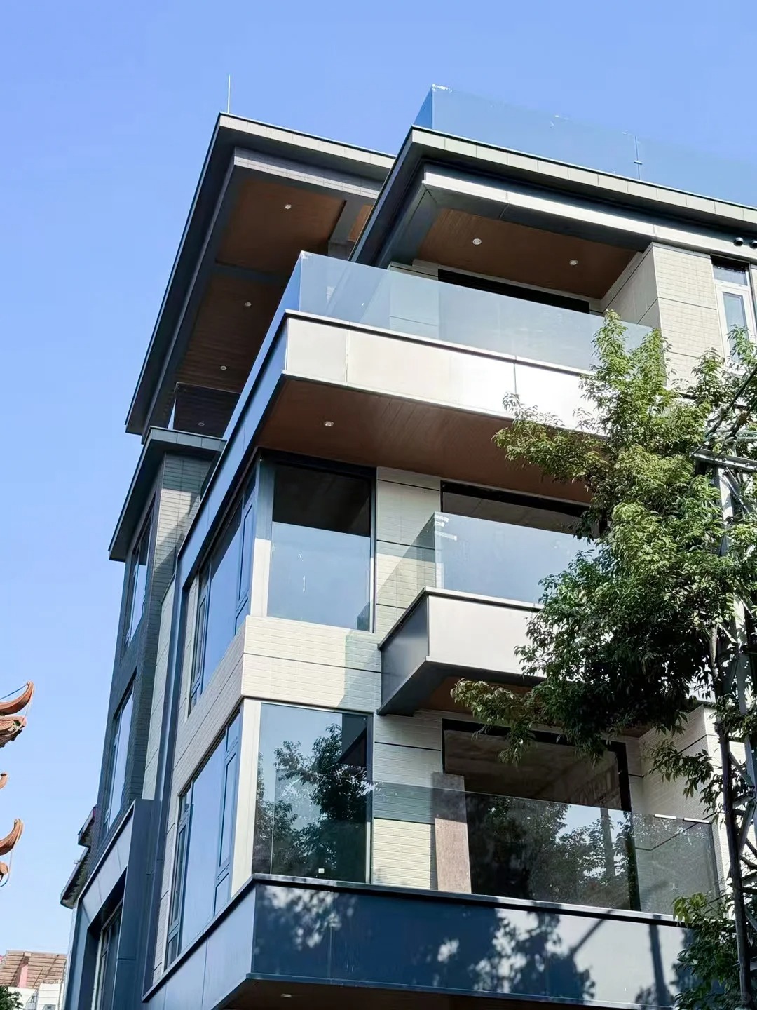 Suozhe Doors and Windows : Crafting the Ideal Choice for Foshan Villas