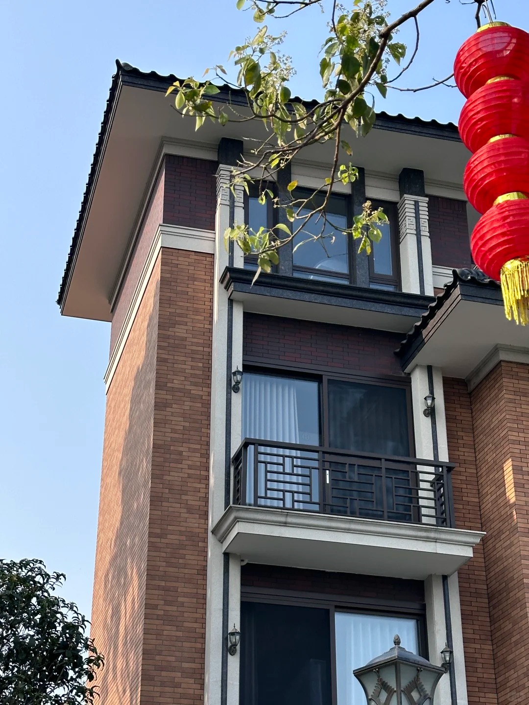 Suozhe Doors and Windows Creating a Practical and Peaceful Space for a Shunde Villa (2)