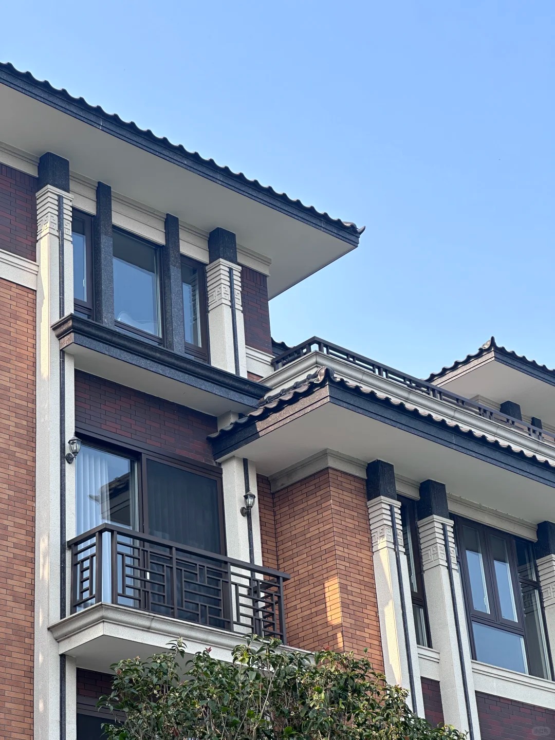 Suozhe Doors and Windows Creating a Practical and Peaceful Space for a Shunde Villa (3)