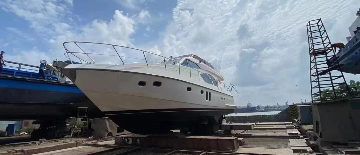 Fiberglass-53ft luxury yacht (5)