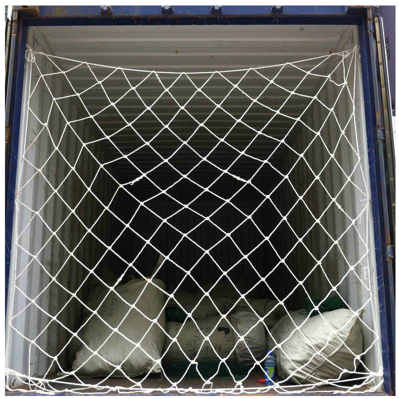 Schutznetz bei der Containerbeladung