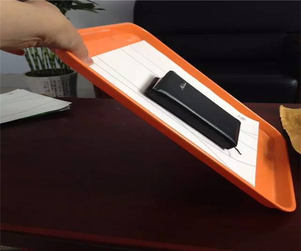 Quelle est la qualité du papier antidérapant pour plateaux de bar d'avion produit en Chine ?