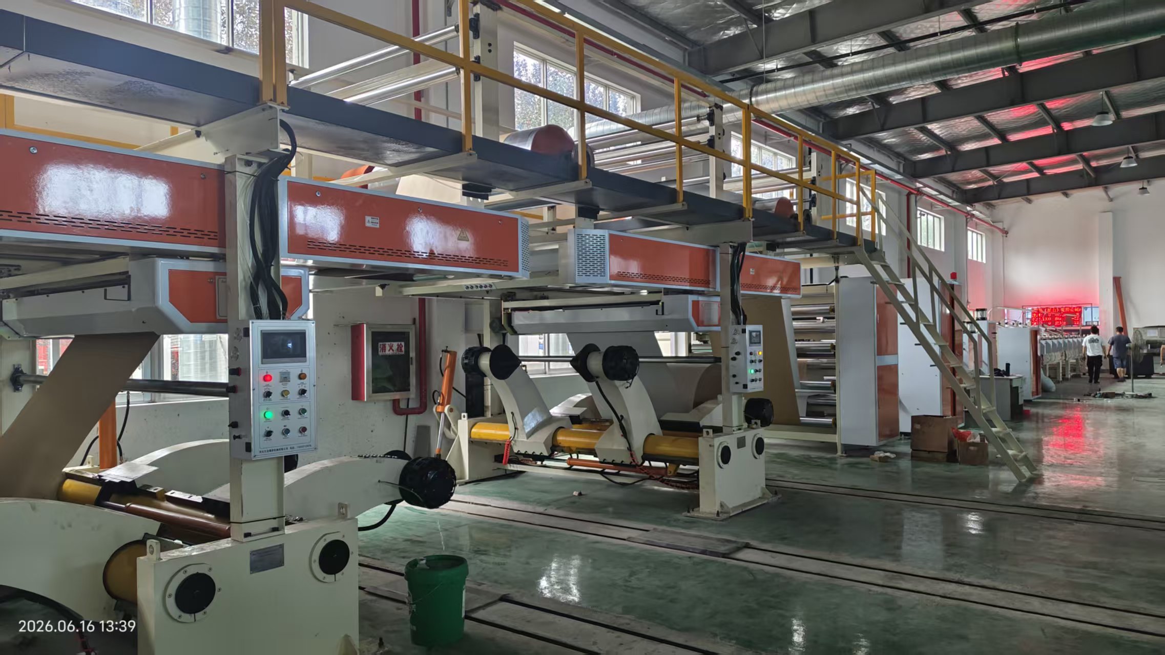 La ligne de production avancée de feuilles intercalaires en carton d'Aoli Pack est désormais opérationnelle, offrant une double amélioration en termes de capacité de production et de niveau d'intelligence.