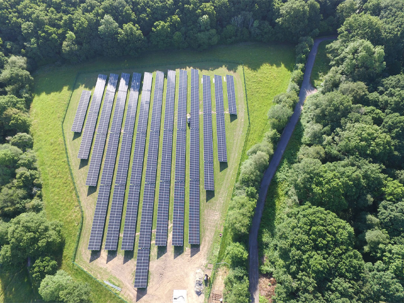 Mradi wa gridi ndogo kwenye kilele cha Mlima Santo nchini Guinea umeanza kutumika kwa mafanikio!