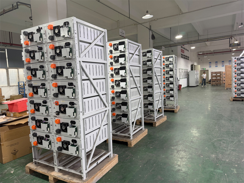 Procurando por maior eficiência e custos mais baixos? O novo lote de baterias de alta tensão da SUNROVER já está disponível para envio mundial!