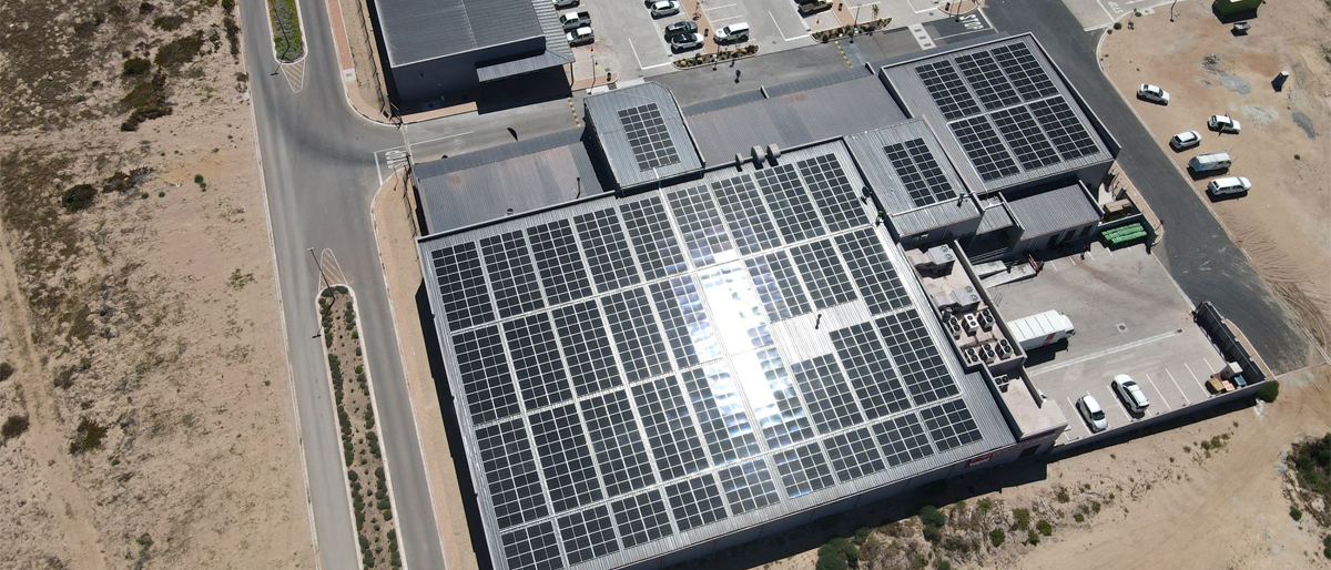 Grad, metode skladištenja i požari vode rizike solarnih projekata u SAD-u u procjeni solarnog rizika za 2026. godinu