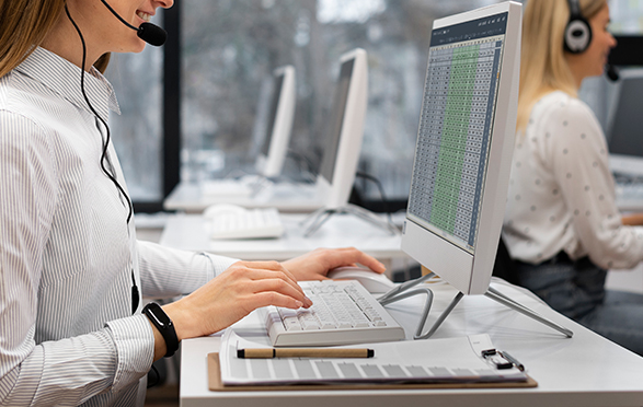 colleagues-working-together-call-center-office