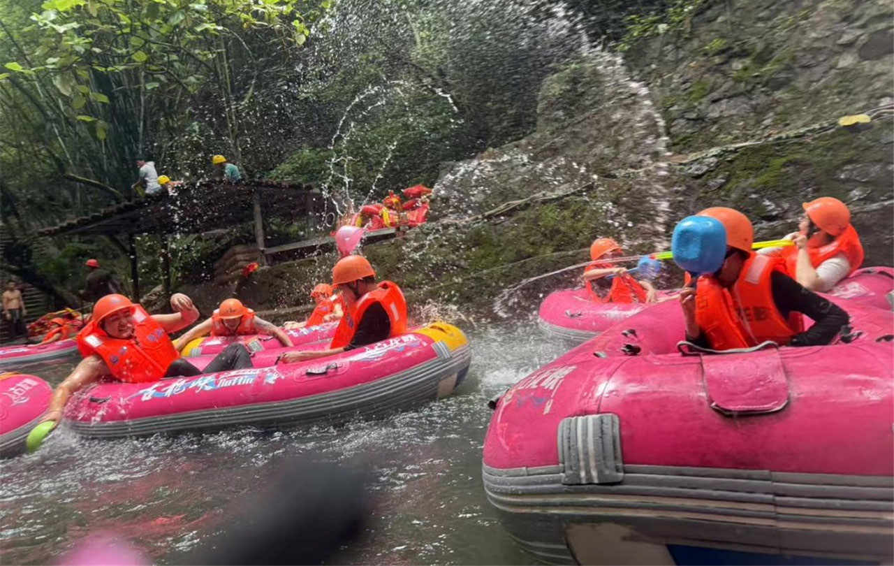 Célébration du 10e anniversaire de STHL et activité de team building à Qingyuan (3)