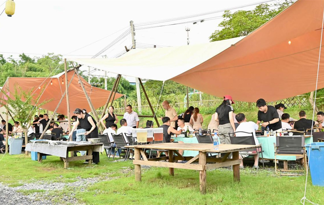 Célébration du 20e anniversaire de STHL et activité de team building à Qingyuan