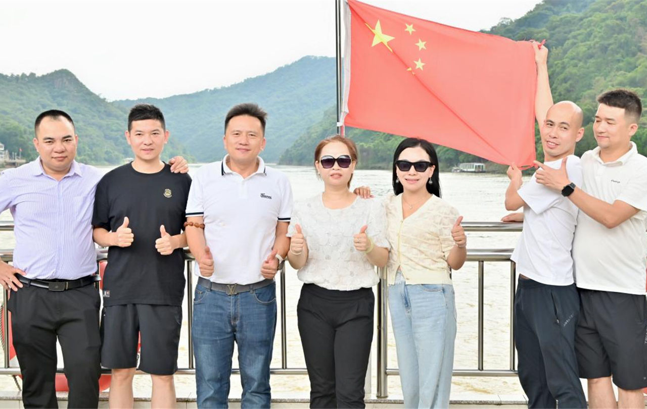 Célébration du 10e anniversaire de STHL et activité de team building à Qingyuan (6)