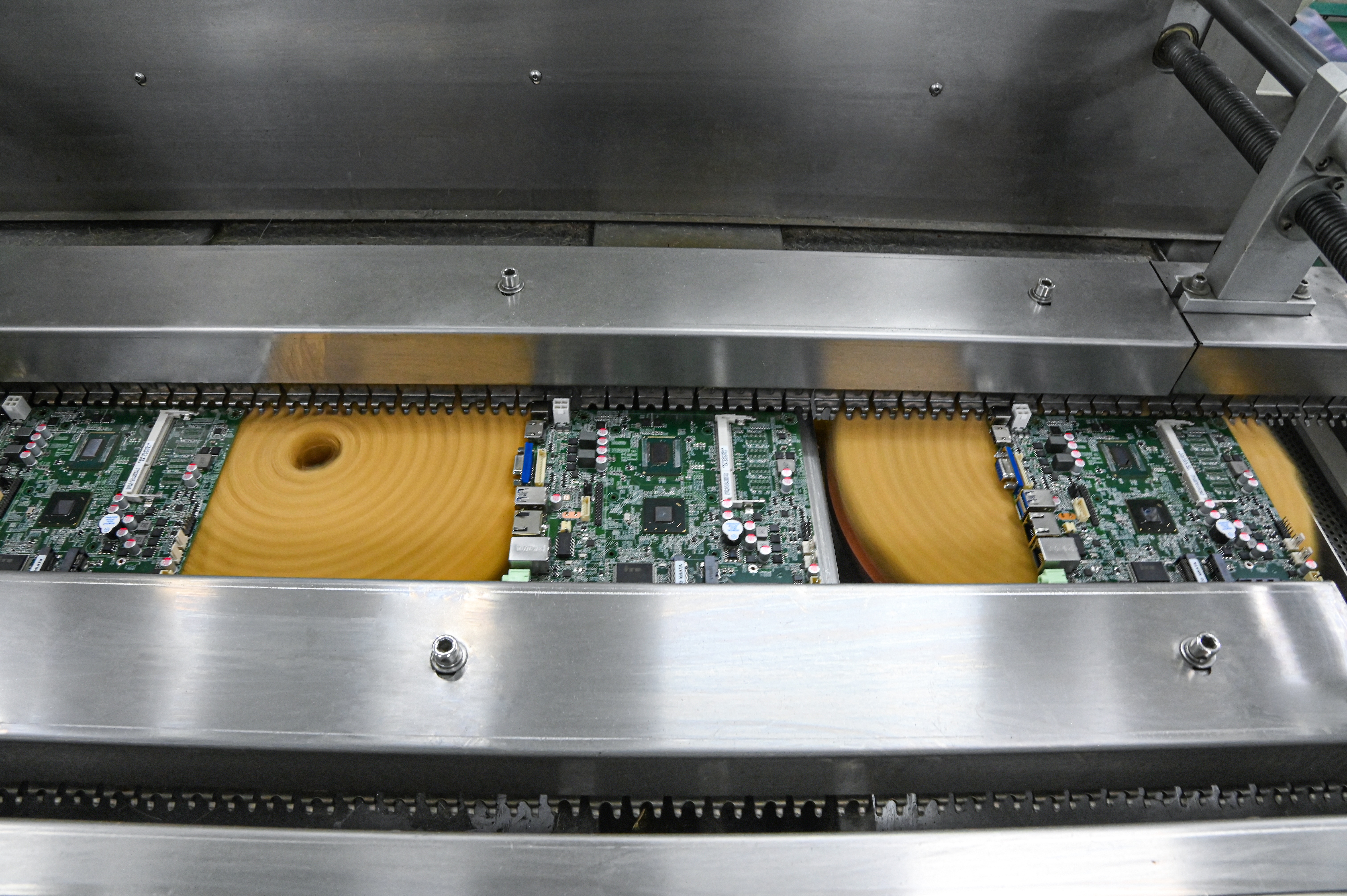 Comment les processus complets de test et de nettoyage de STHL PCBA garantissent-ils une livraison parfaite ?