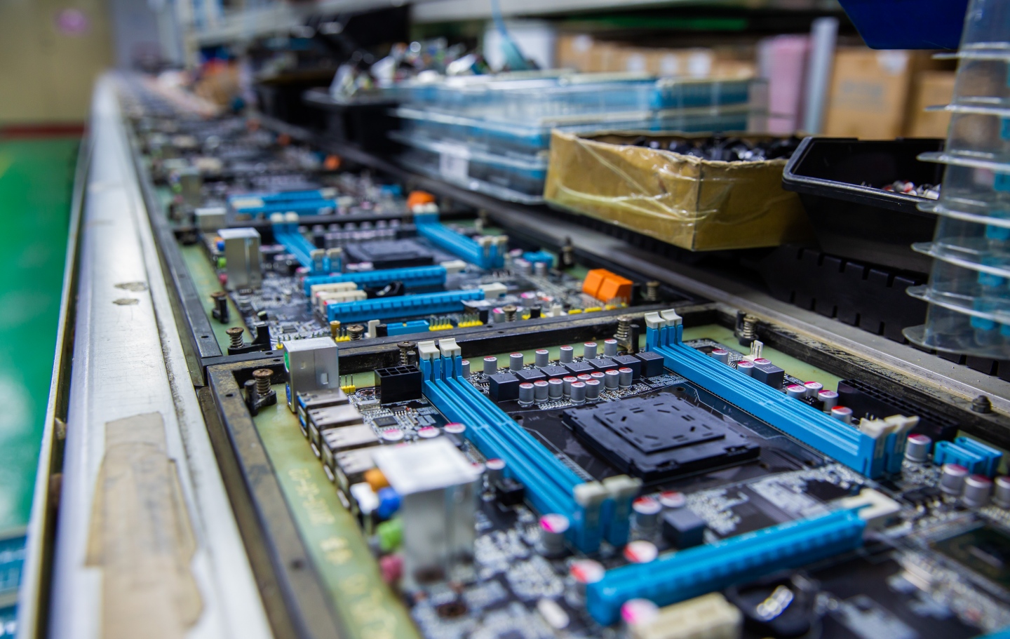 STHL Factory Custom Fixtures for Peak Performance: Ensuring Quality in Wave Soldering