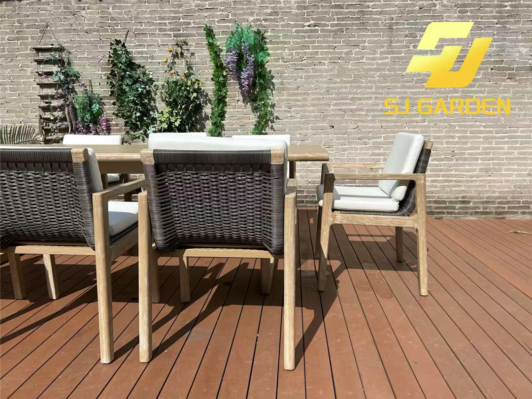 Patio living and enjoying time outdoors (1)