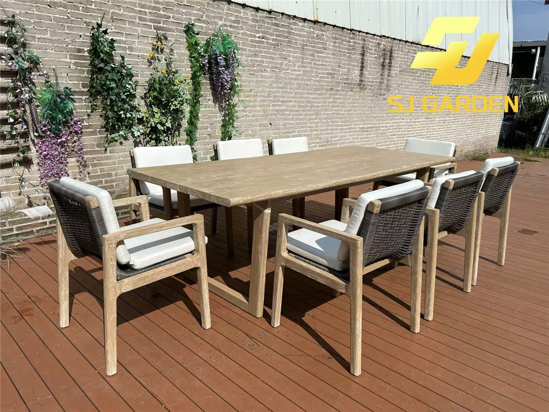 Patio living and enjoying time outdoors (4)