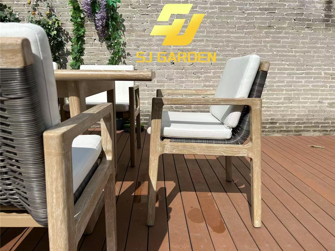 Patio living and enjoying time outdoors (5)