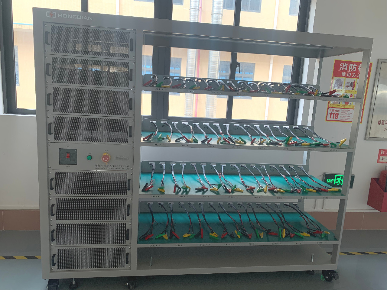 تعزيز التقدم في منطقة القرن الأفريقي: شحن نظام اختبار البطاريات المتطور من شركة شنتشن هونغدا للطاقة الجديدة إلى إثيوبيا