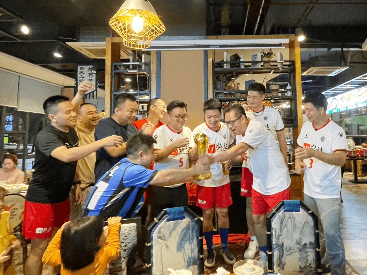 Shenzhen Hongda New Energy Employees Face Off Against Sponsored Fu Zhi Xing Football Club(3).png