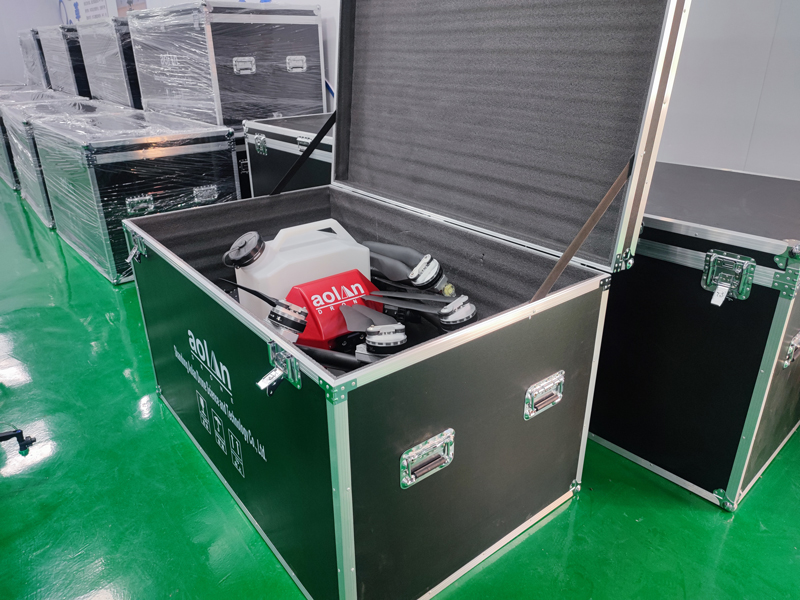 Jede Drohne wird in einer speziellen Luftfahrt-Aluminiumbox versendet, um die Sicherheit des Drohnentransports zu maximieren.