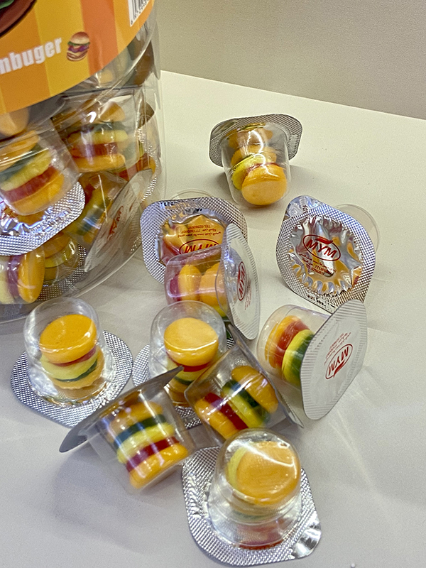 Oversized Cola Bucket Candy Toy Factory Hamburger Gummy (3)