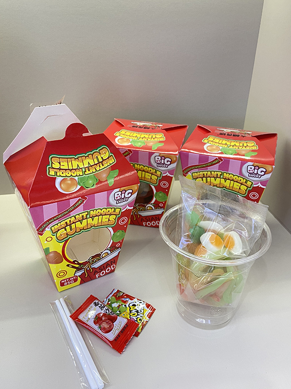 Sweet and Sour Candy Strips Candy Manufacturer Fun sour gummy Cup (1)