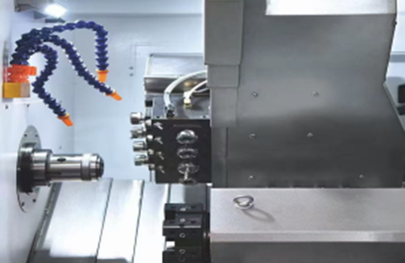 Torno CNC de cinco ejes para torneado y fresado (1)