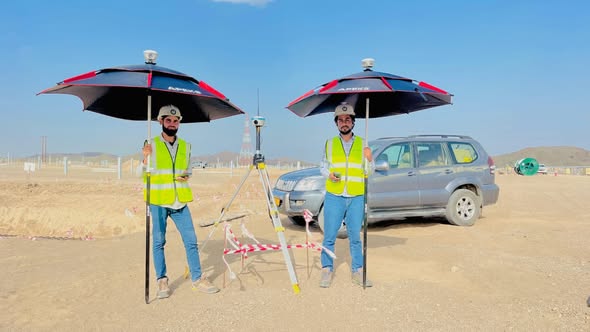 APEKS MAX5 base station with survey umbrella deployed on Oman desert solar project site