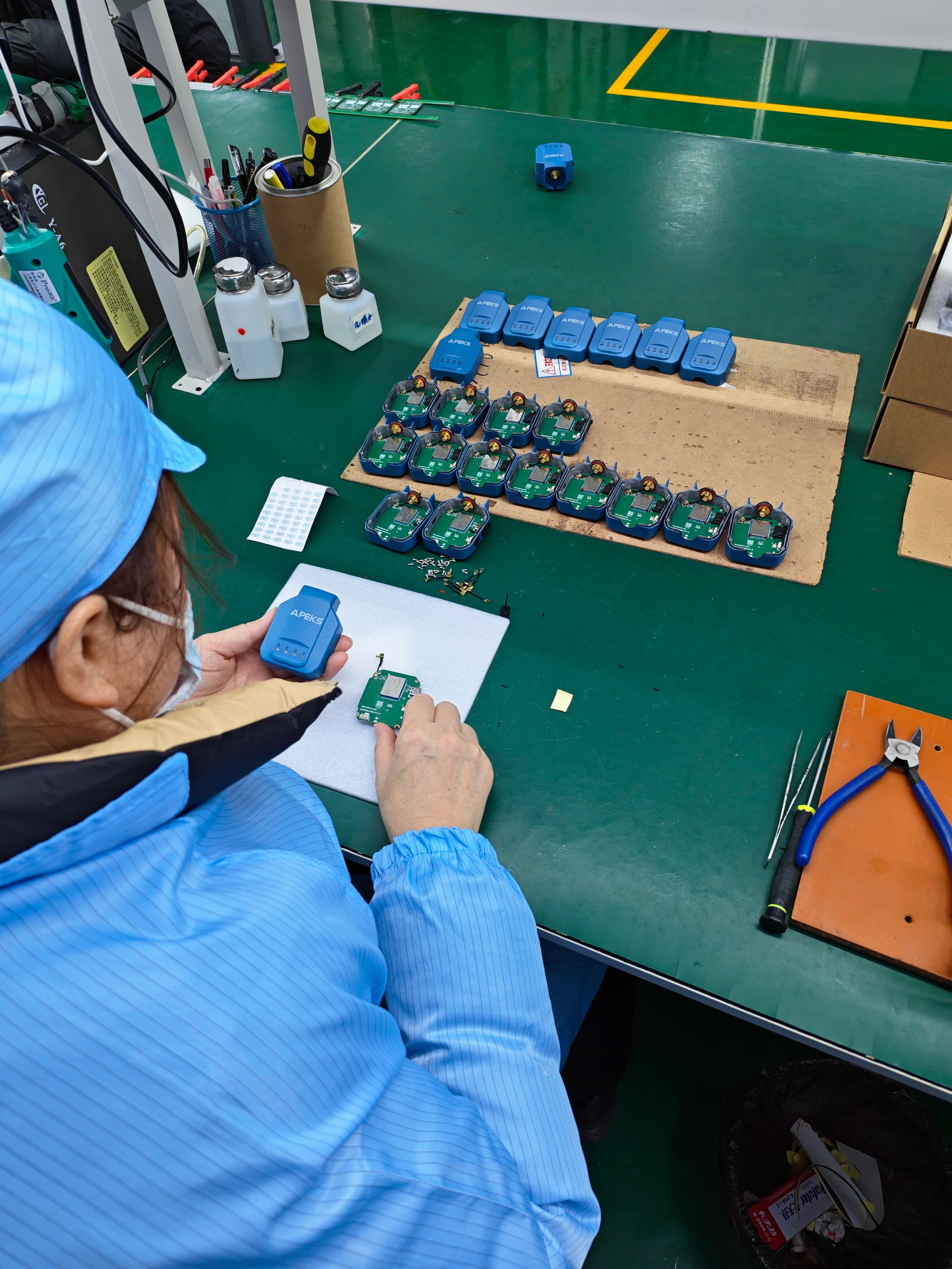 Precision mounting of internal GNSS board and module into APEKS APS1 receiver housing