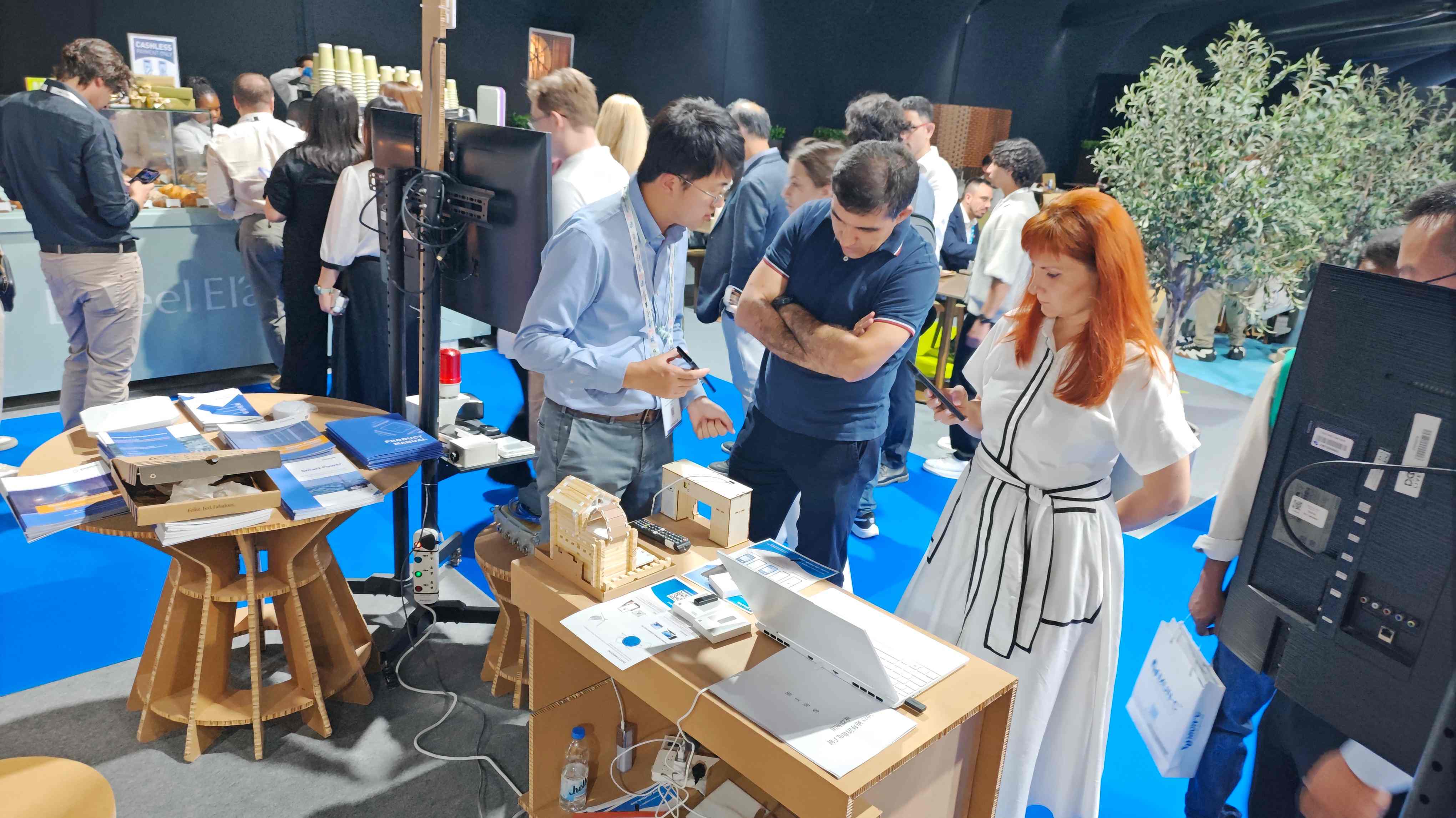 Eforthink Brilas ĉe GITEX 2025: Solvo por Poziciigo de Nafto- kaj Kemia Fuzio Ebligas Sekurecan Ĝisdatigon kaj Profundigas Tutmondan Aranĝon