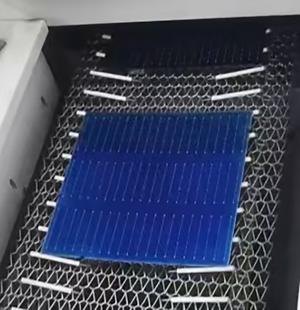 Kial Fornaj Zonoj Gravas en Sunĉela Produktado: La Nekonataj Herooj de Fotovoltaeca Efikeco