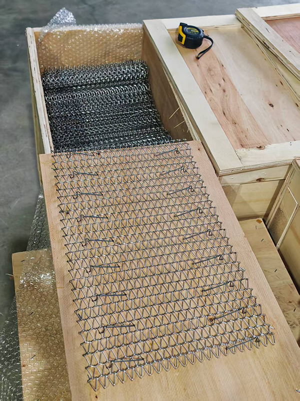 high temperature mesh belt for furnaces