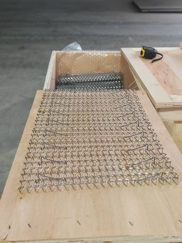 special standoff type stainless steel spiral mesh belt