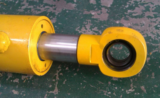 Hydraulic Cylinder Leakage