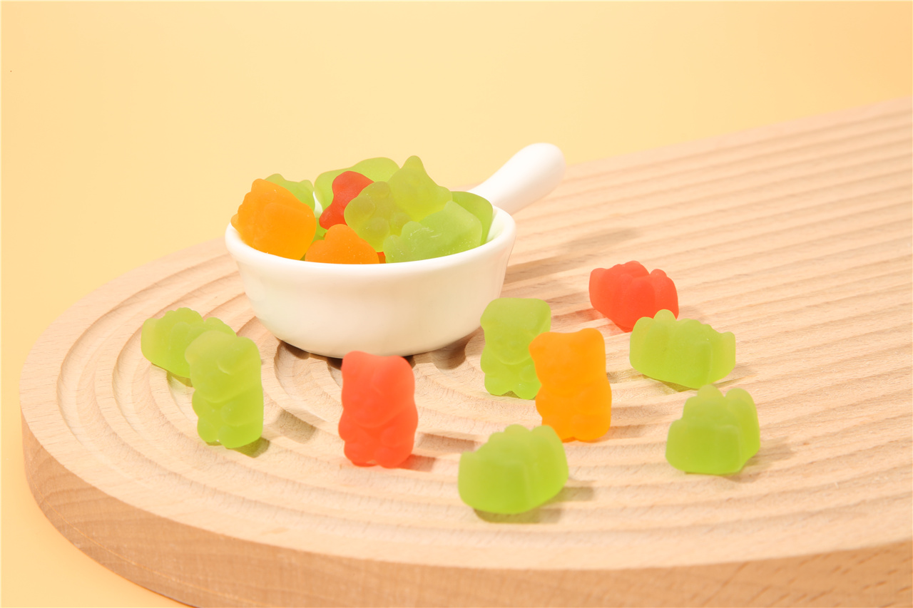 Gummy candies zvave chinhu chikuru munyika ye confectionery, zvinokwezva mwoyo uye kuravira kwevana kwese kwese.