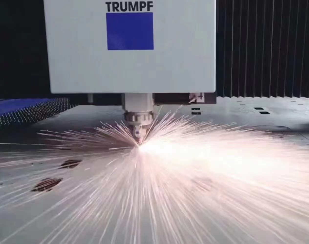 Laser cutting 2hbz