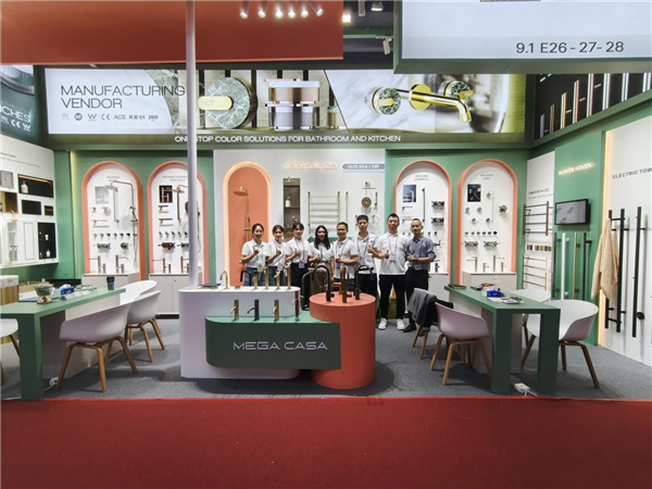 INOXBATH fait sensation aux salons internationaux en 202502.jpg