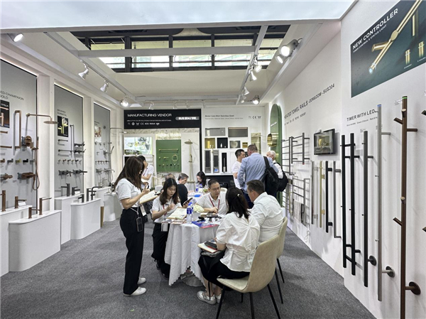 INOXBATH fait sensation aux salons internationaux en 202503.jpg