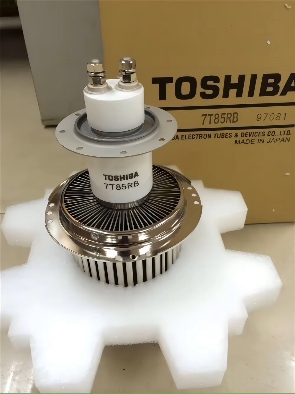 Hefce18fe5a2e44649cd2c5f41c6f2126N