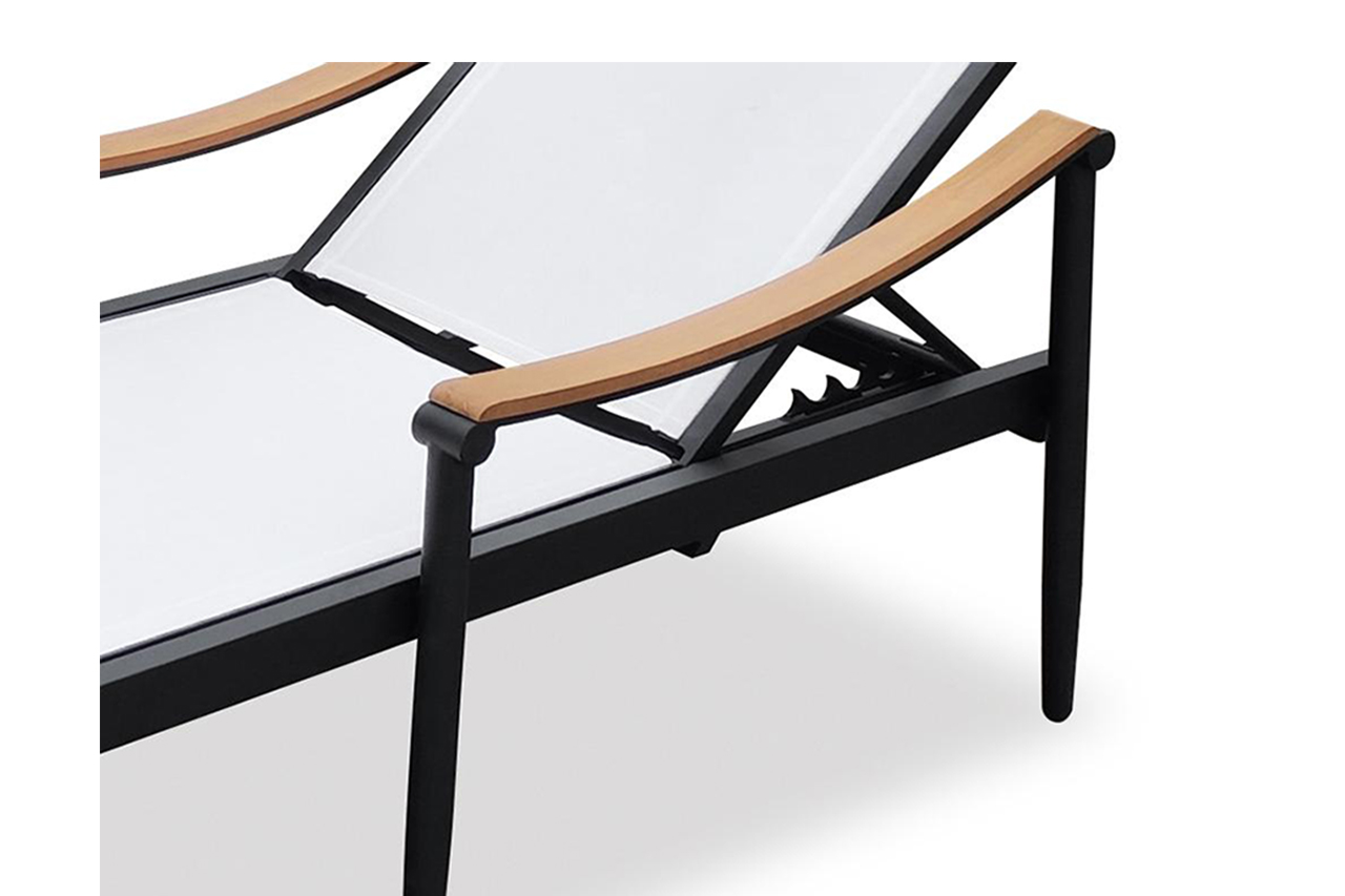 Contemporary Aluminum Beach Chaise Set with Side Table1