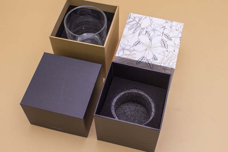 processus de production de boîtes cadeaux