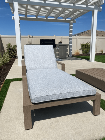 Outdoor Luxury Sun Lounger – High-Quality Teak Wood Lounge Chair