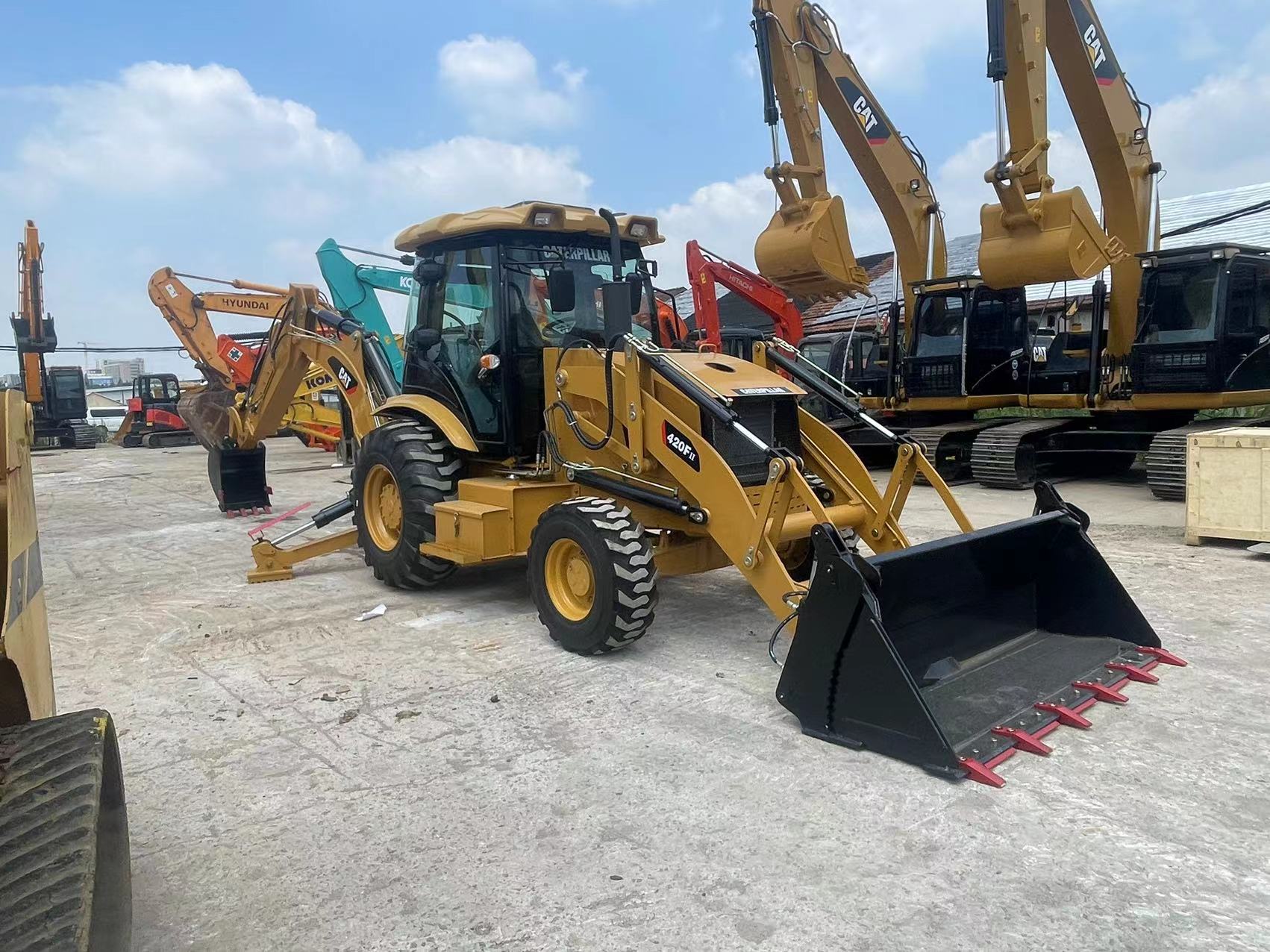 Second hand CAT 420F backhoe loader w...