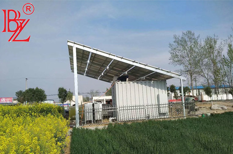 Photovoltaic off-grid system for micro-power sewage treatment