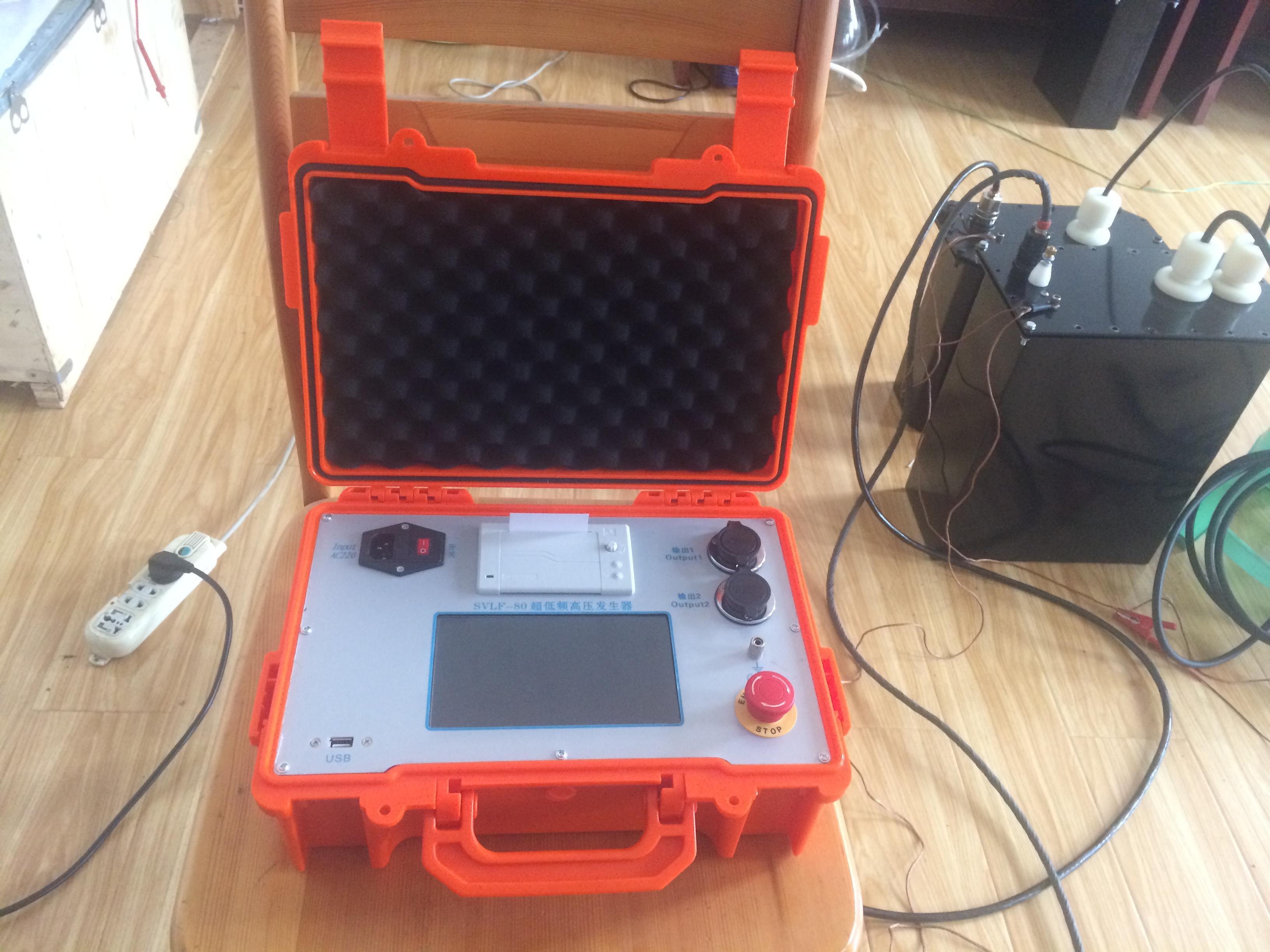 Tester portatile per perdite dielettriche a bassissima frequenza, adatto per test di isolamento di cavi di alimentazione/trasformatori/generatori