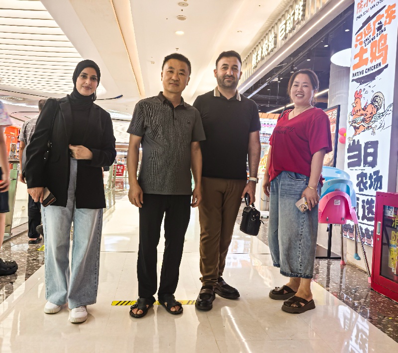 Algerian Customers Come To Our Company To Discuss Business